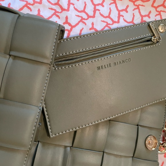 Melie Bianco purse, new w/o tag, excellent condition, pouch, smoke/pet free home - Picture 4 of 11